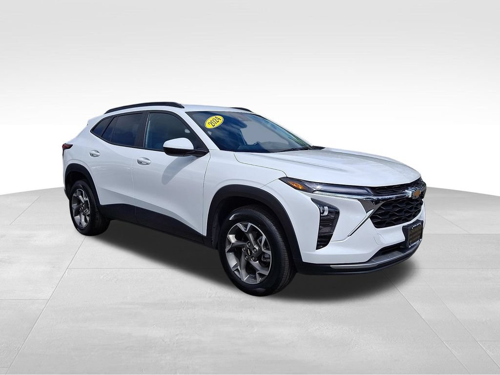 Certified 2024 Chevrolet Trax LT w/ Driver Confidence Package FWD image 1