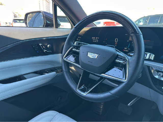 Certified 2024 Cadillac Lyriq Luxury AWD/4WD image 8