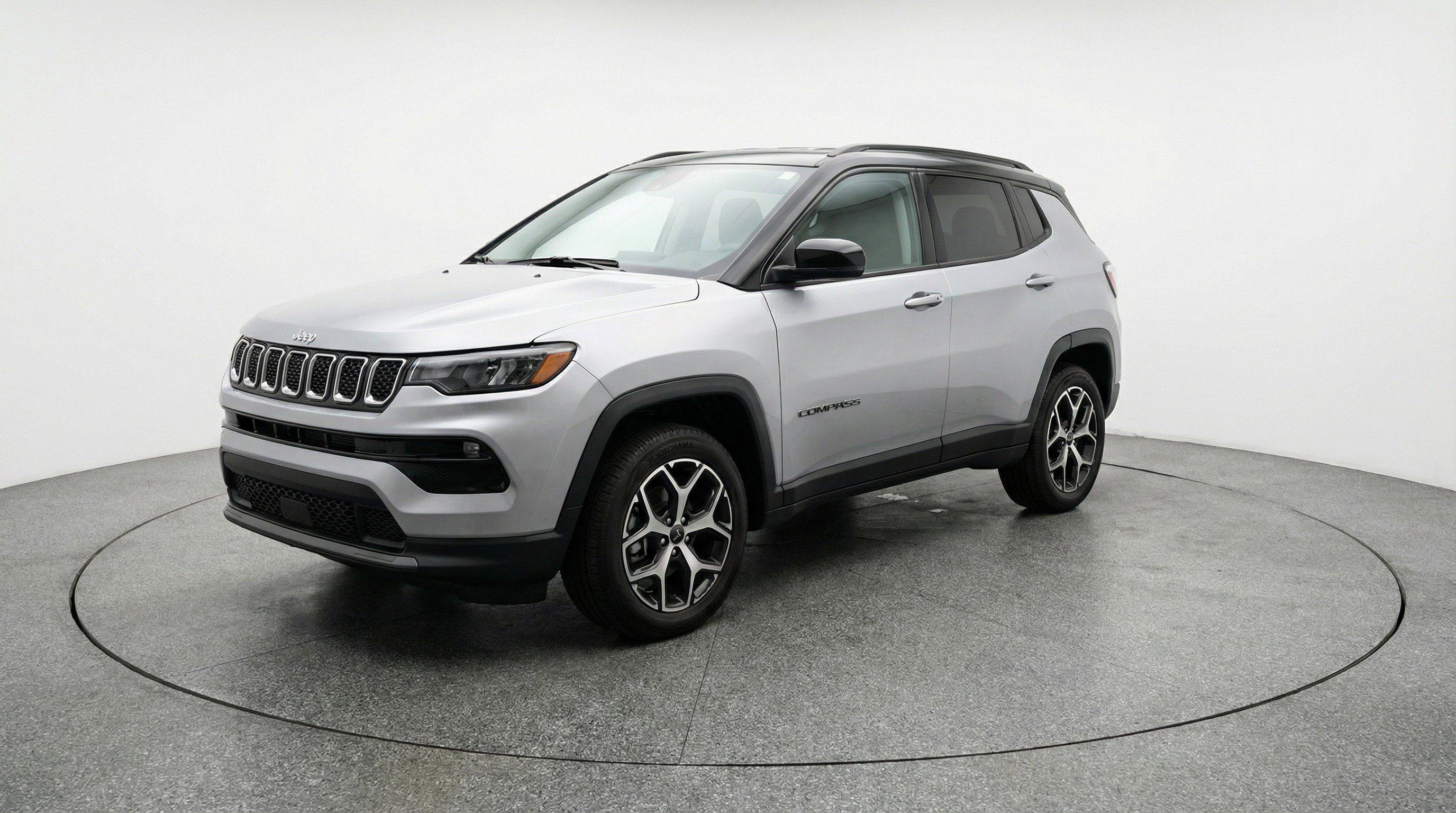 Used 2025 Jeep Compass Limited AWD/4WD image 3