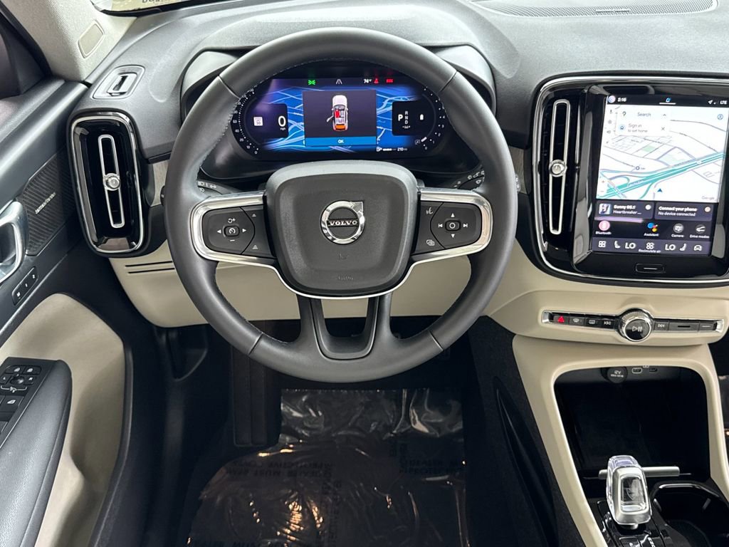 Certified 2023 Volvo XC40 B5 Ultimate image 13