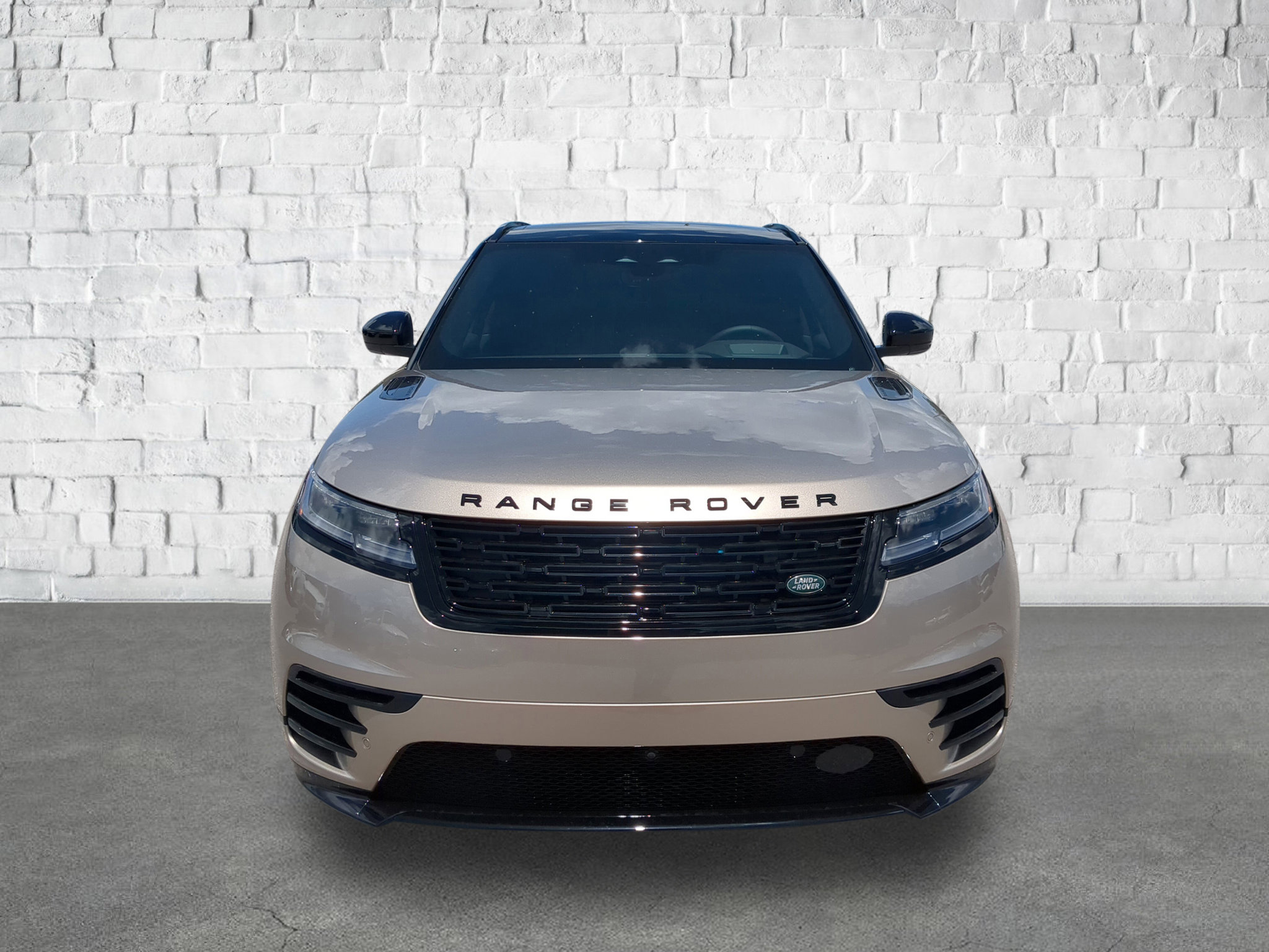 New 2026 Land Rover Range Rover Velar Dynamic SE image 2