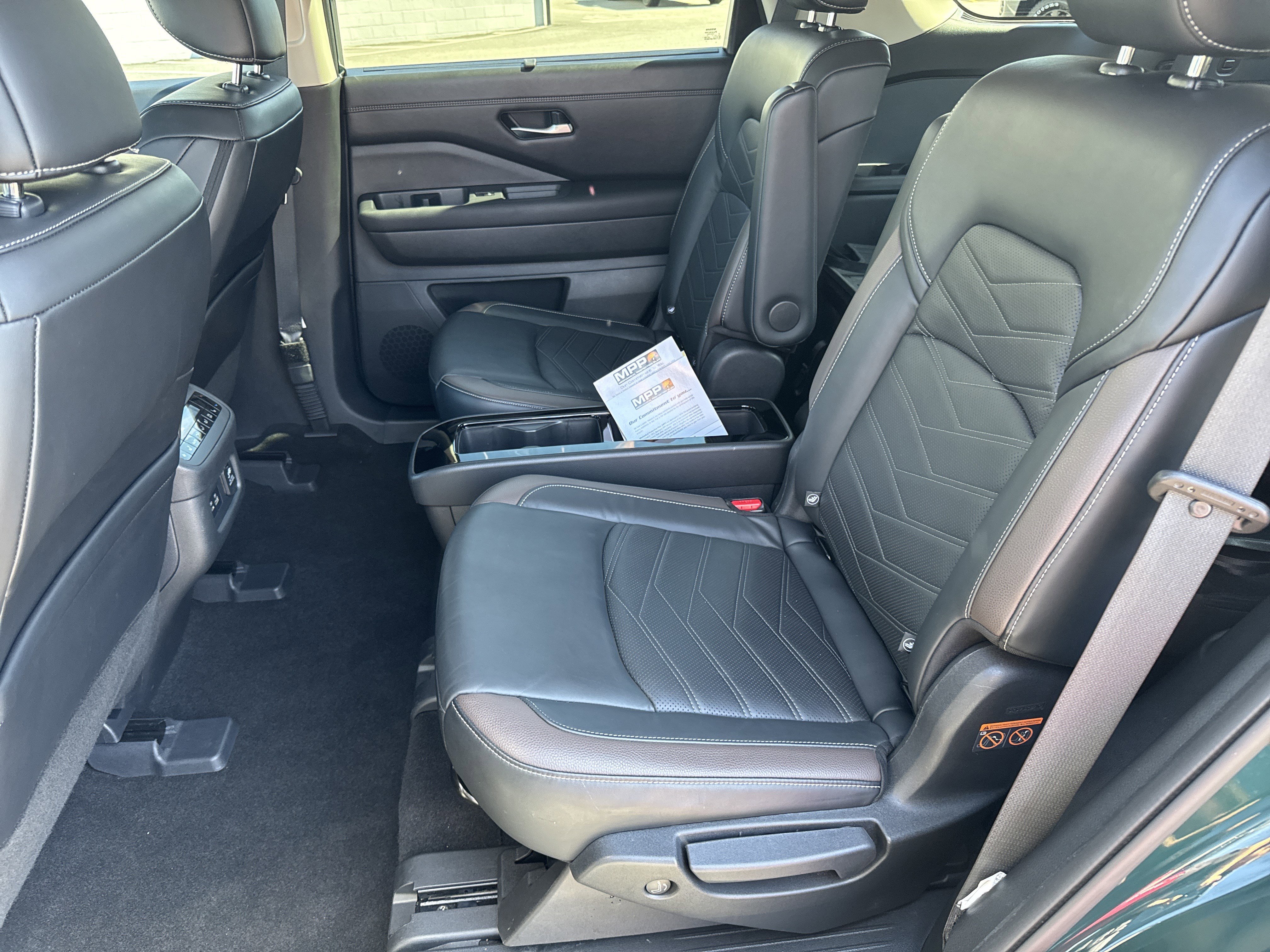 Used 2023 Nissan Pathfinder Platinum image 26