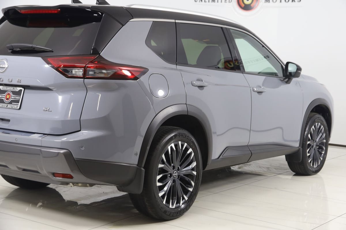 Used 2025 Nissan Rogue SL w/ Tech Package FWD image 48