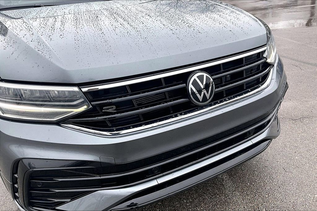 Used 2024 Volkswagen Tiguan SE R-Line image 29