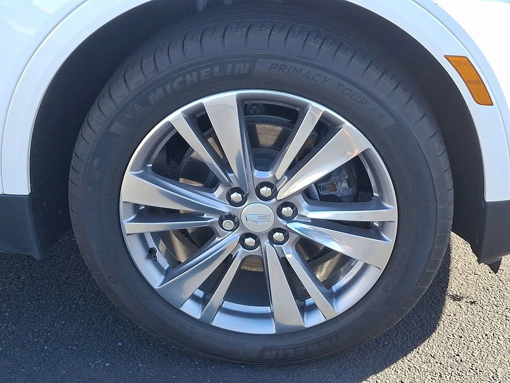 Certified 2024 Cadillac XT5 Premium Luxury w/ LPO, Floor Liner Package image 8