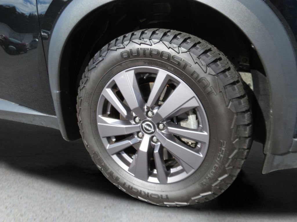 Used 2023 Nissan Pathfinder S image 29