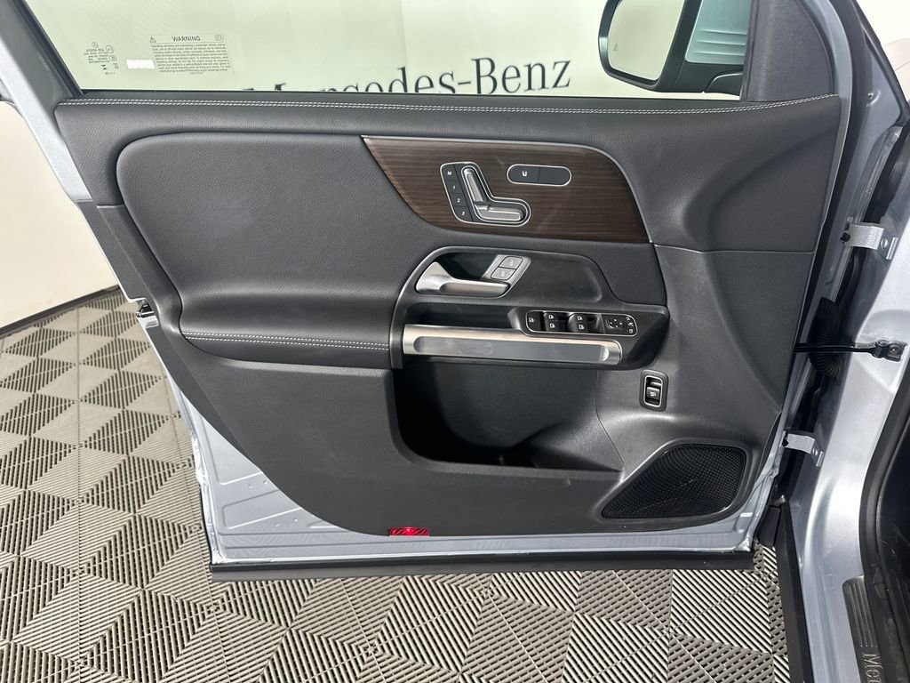 Certified 2025 Mercedes-Benz GLB 250 image 10