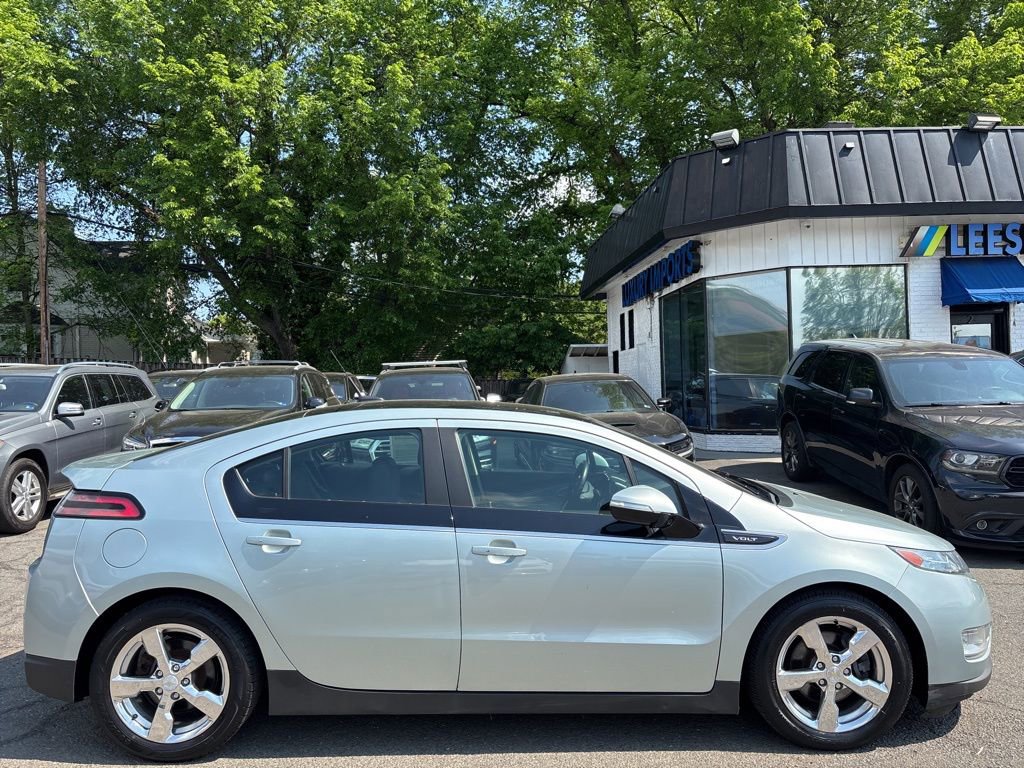 Used 2012 Chevrolet Volt Premium w/ Premium Trim Package FWD image 2