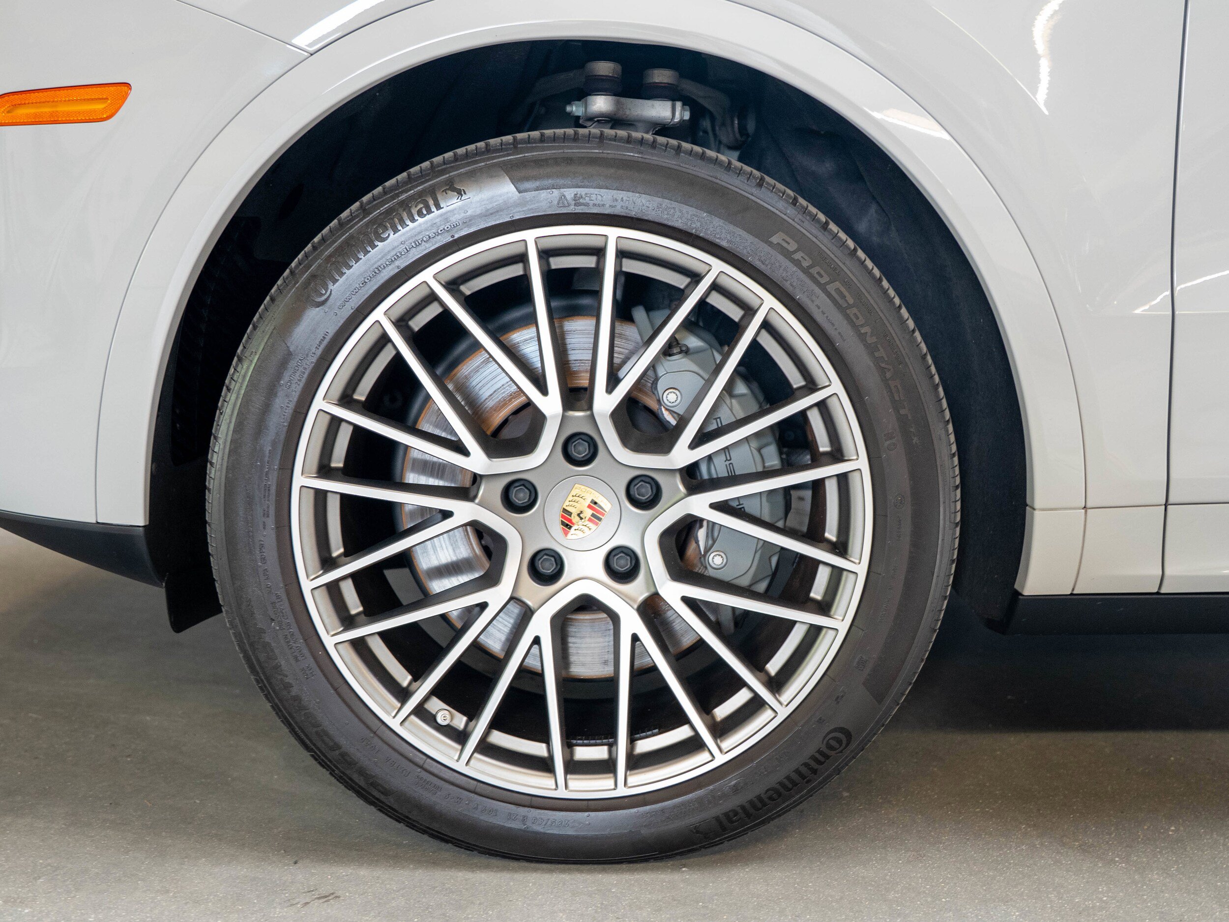 Certified 2023 Porsche Cayenne S Platinum AWD/4WD image 20
