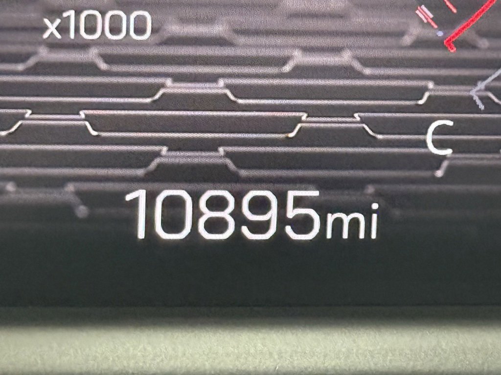 Used 2025 GMC Acadia Elevation image 24