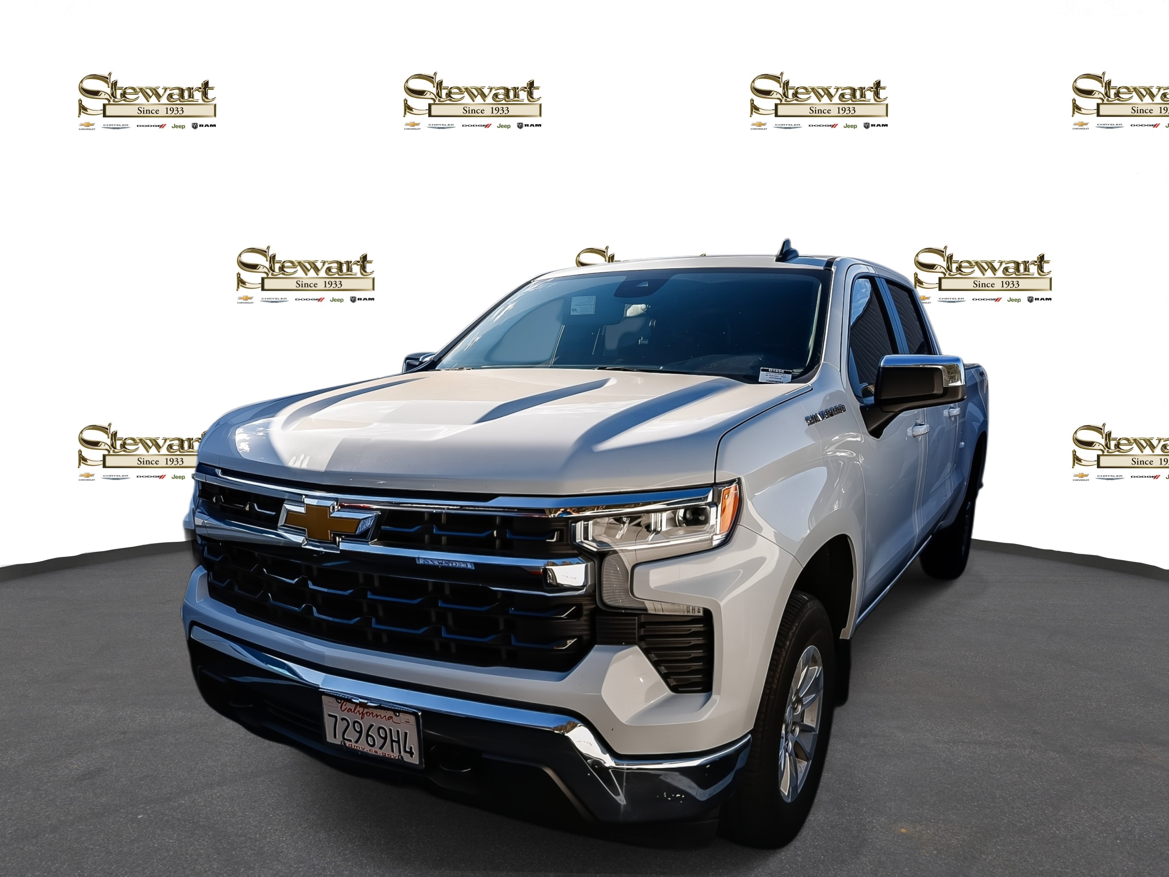 Used 2022 Chevrolet Silverado 1500 LT AWD/4WD image 1