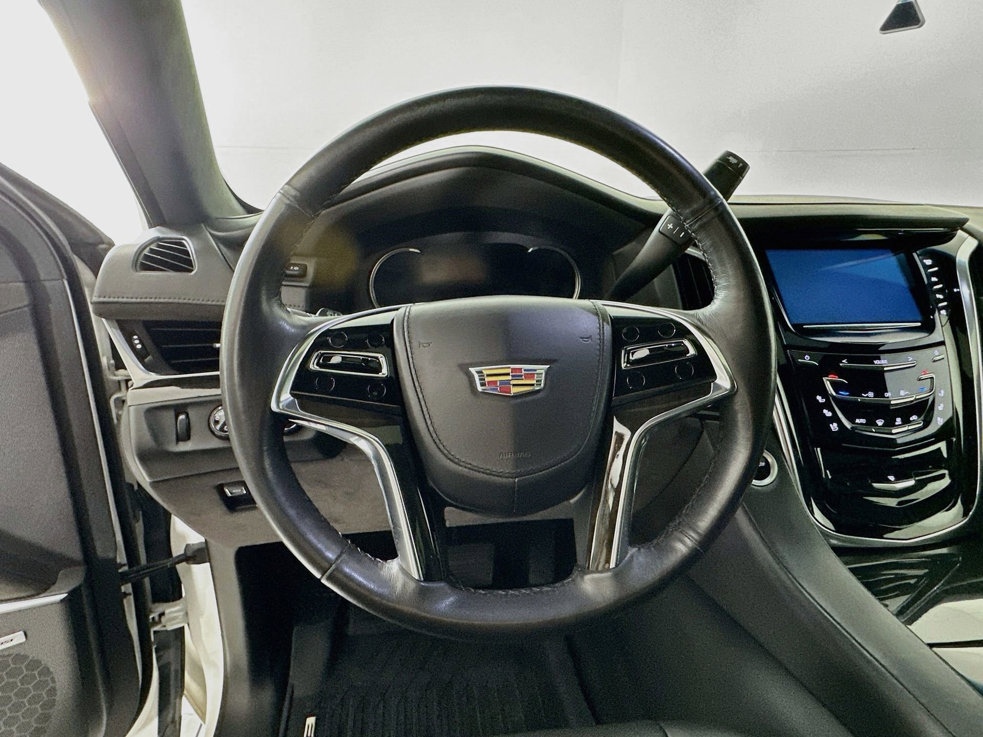 Used 2019 Cadillac Escalade ESV Platinum AWD/4WD image 12