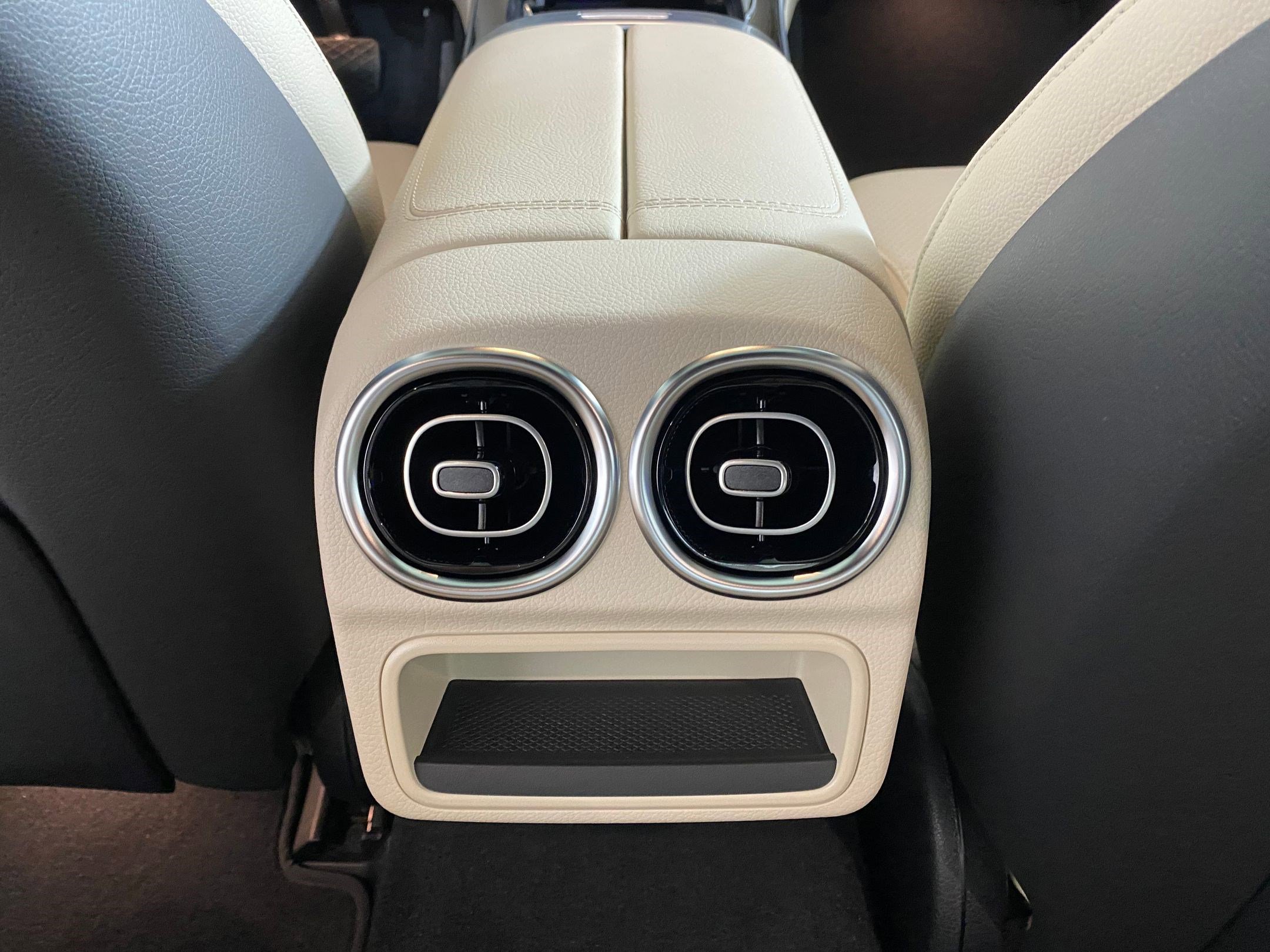 Used 2025 Mercedes-Benz C 300 4MATIC Sedan image 26