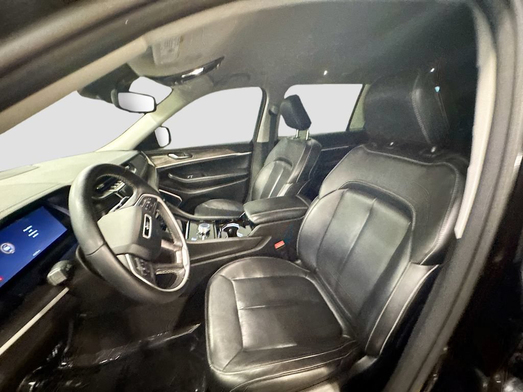 Used 2022 Jeep Grand Cherokee L Limited AWD/4WD image 23