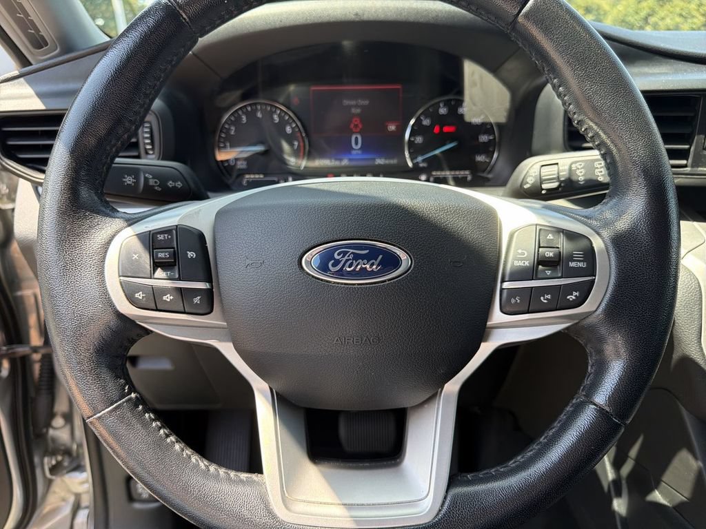 Certified 2021 Ford Explorer XLT RWD image 13