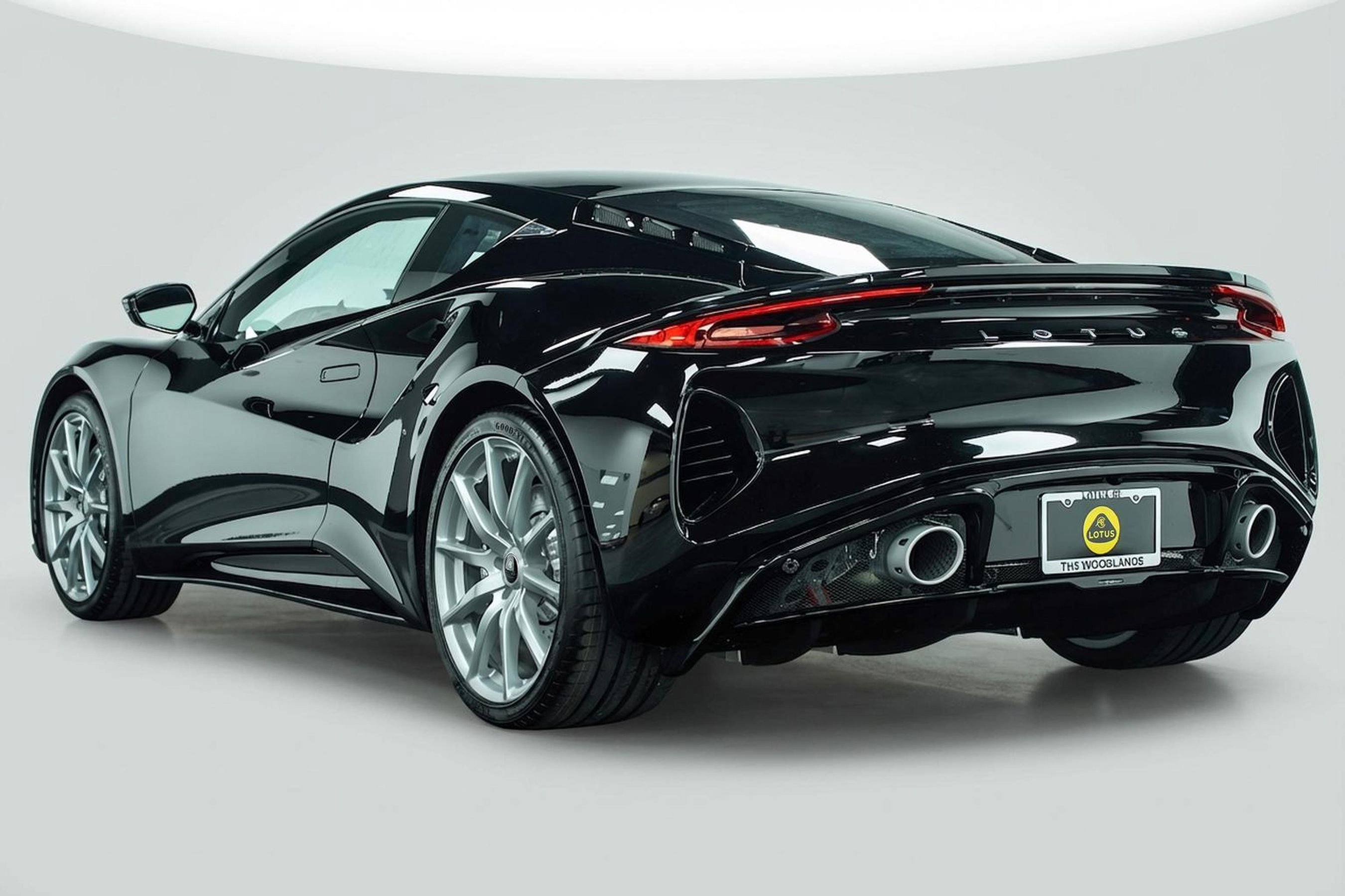 New 2025 Lotus Emira image 12