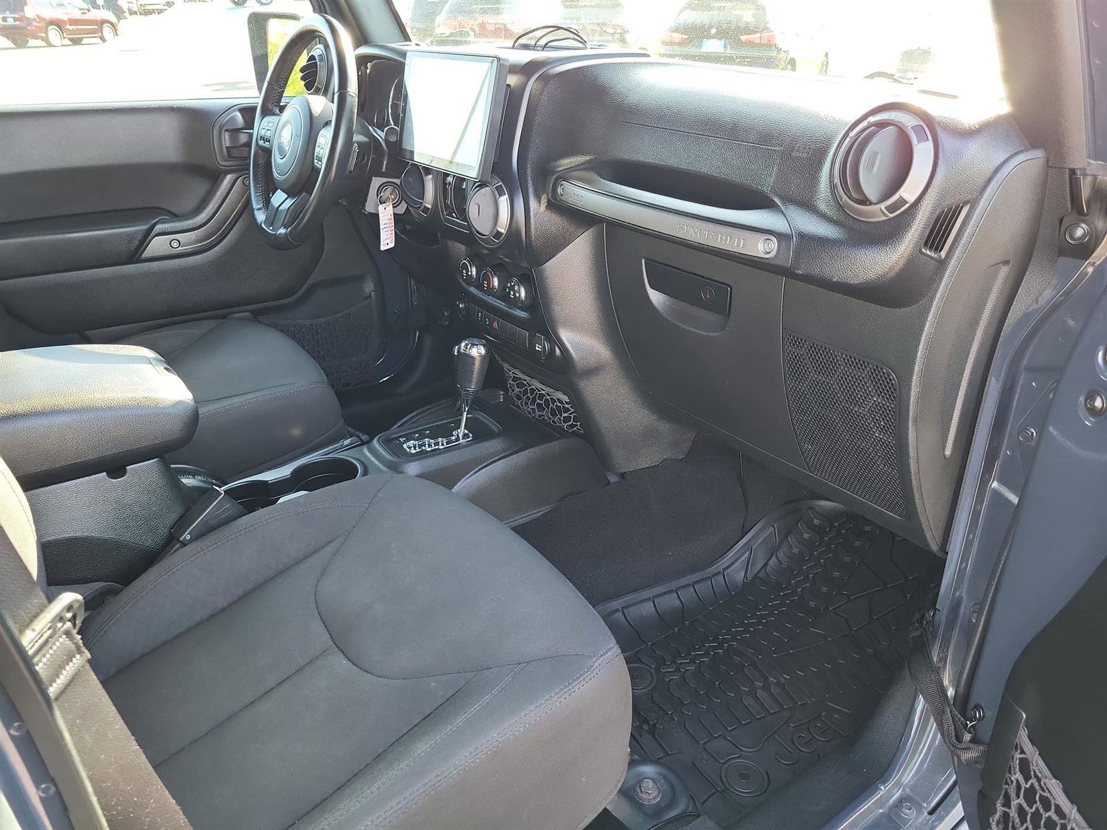 Used 2017 Jeep Wrangler Unlimited Sport image 24