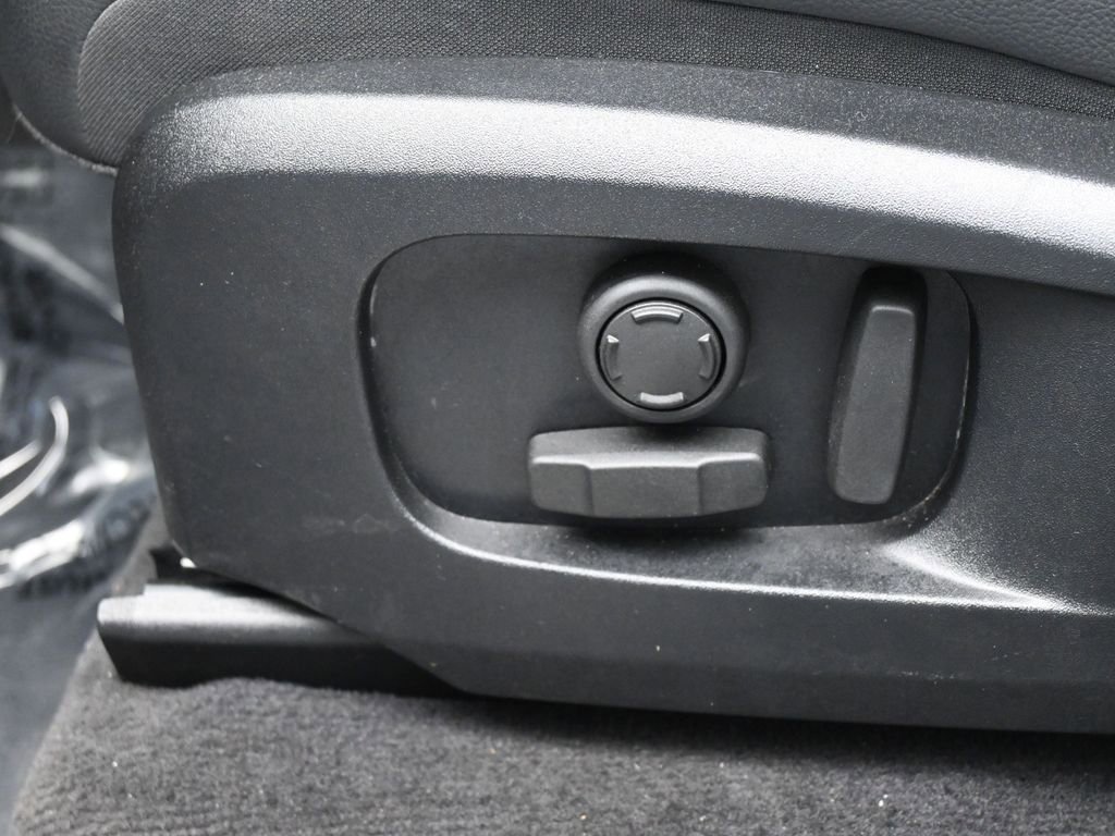 Used 2024 Jaguar F-PACE R-Dynamic S image 12