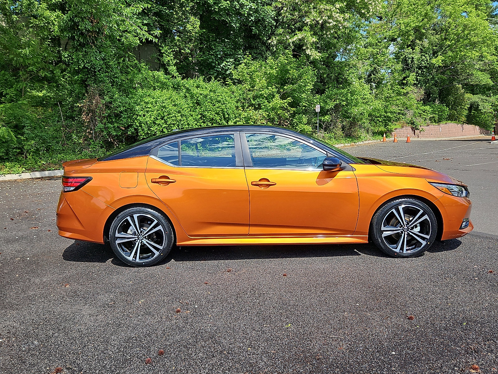 Certified 2023 Nissan Sentra SR w/ Electronics Package FWD image 7