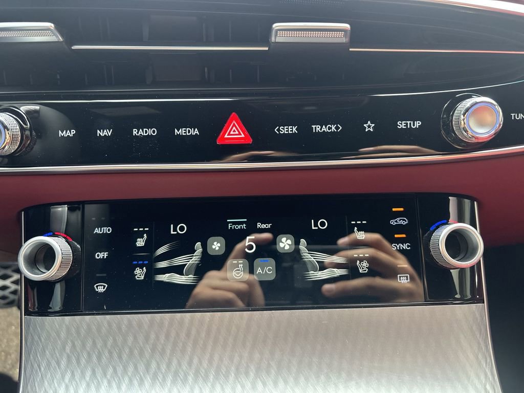 New 2026 Genesis GV70 2.5T Sport Prestige AWD/4WD image 17