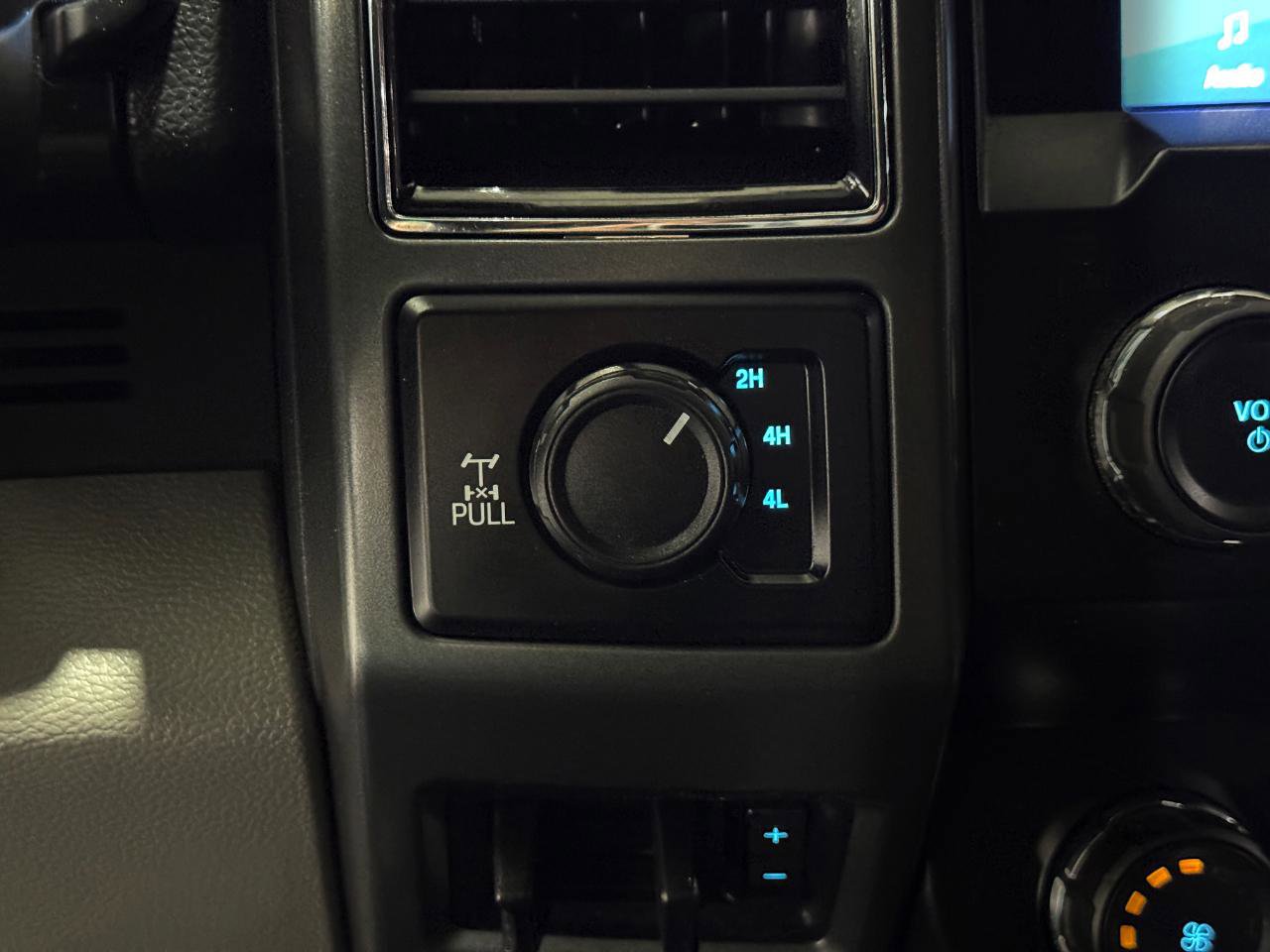 Used 2022 Ford F250 XLT w/ XLT Value Package AWD/4WD image 26