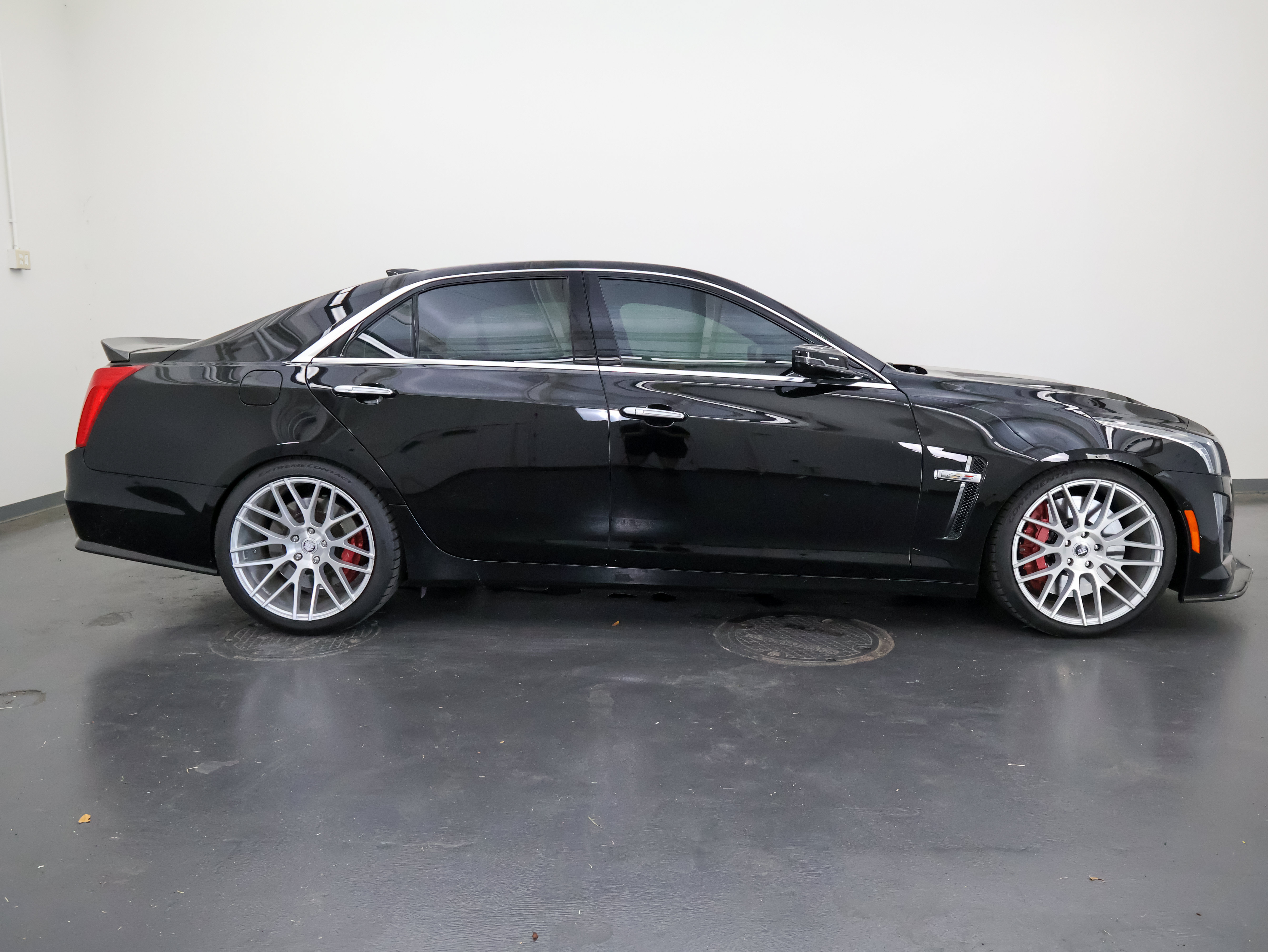 Used 2016 Cadillac CTS V w/ Carbon Fiber Package RWD image 2