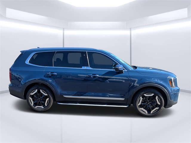Used 2024 Kia Telluride S w/ S Sunroof Package image 2