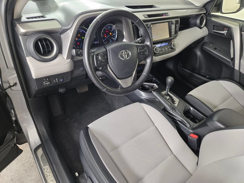 Used 2017 Toyota RAV4 XLE w/ Carpet Mat Package AWD/4WD image 18