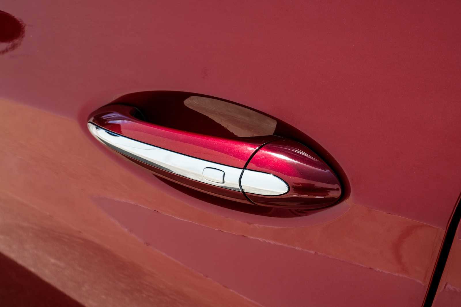 Used 2020 Chevrolet Bolt Premier w/ Infotainment Package image 39