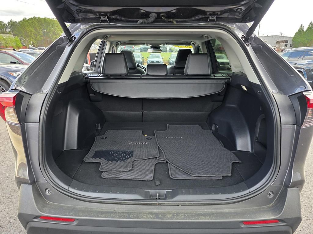 Used 2024 Toyota RAV4 XLE Premium image 9