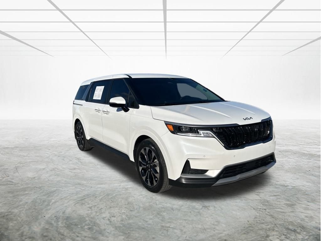 Used 2023 Kia Carnival EX video 2