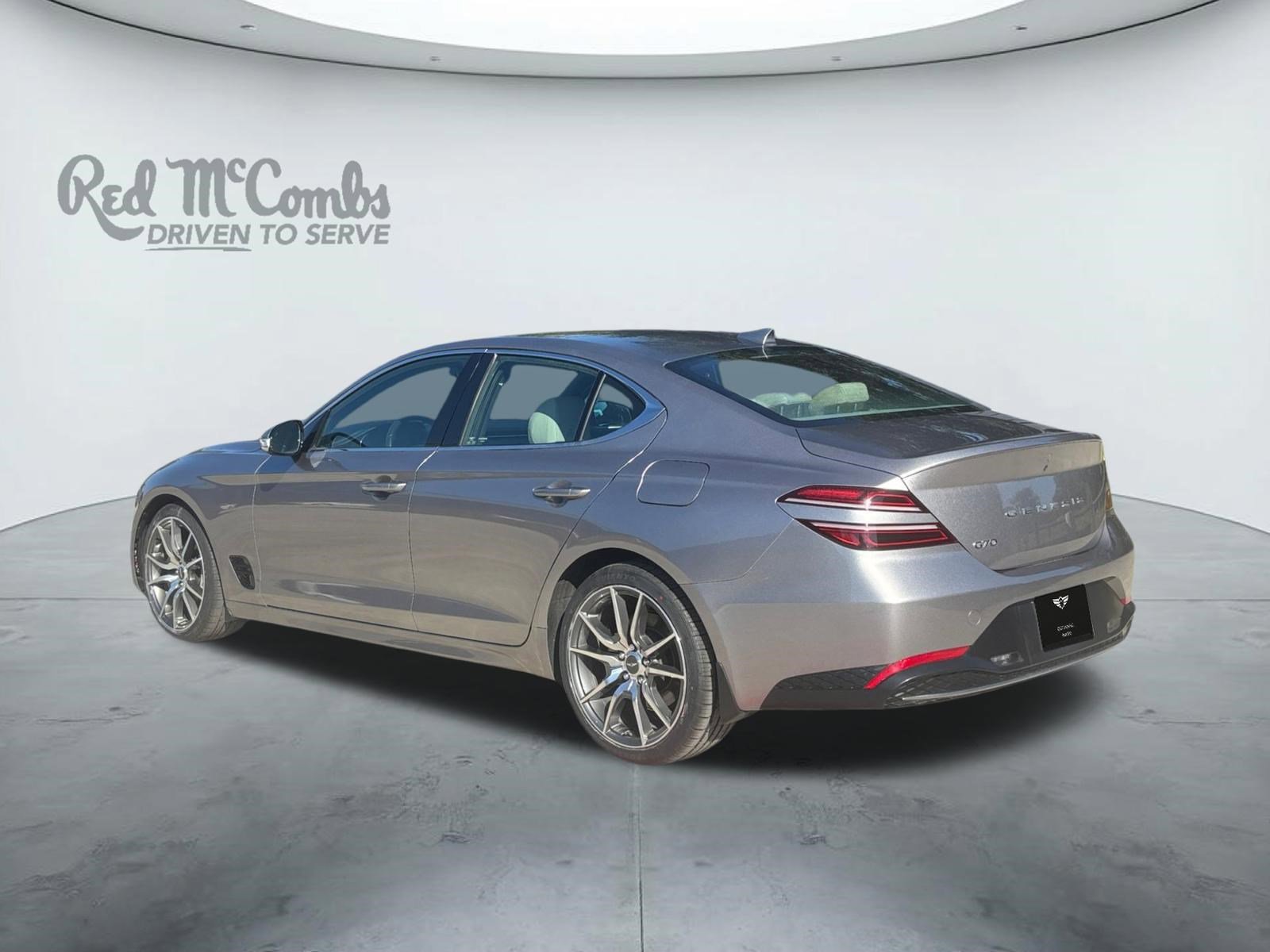 Used 2023 Genesis G70 2.0T RWD image 3