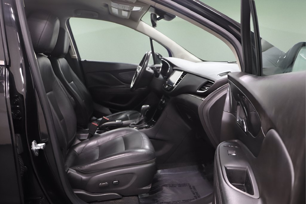 Used 2020 Buick Encore Essence AWD/4WD image 17