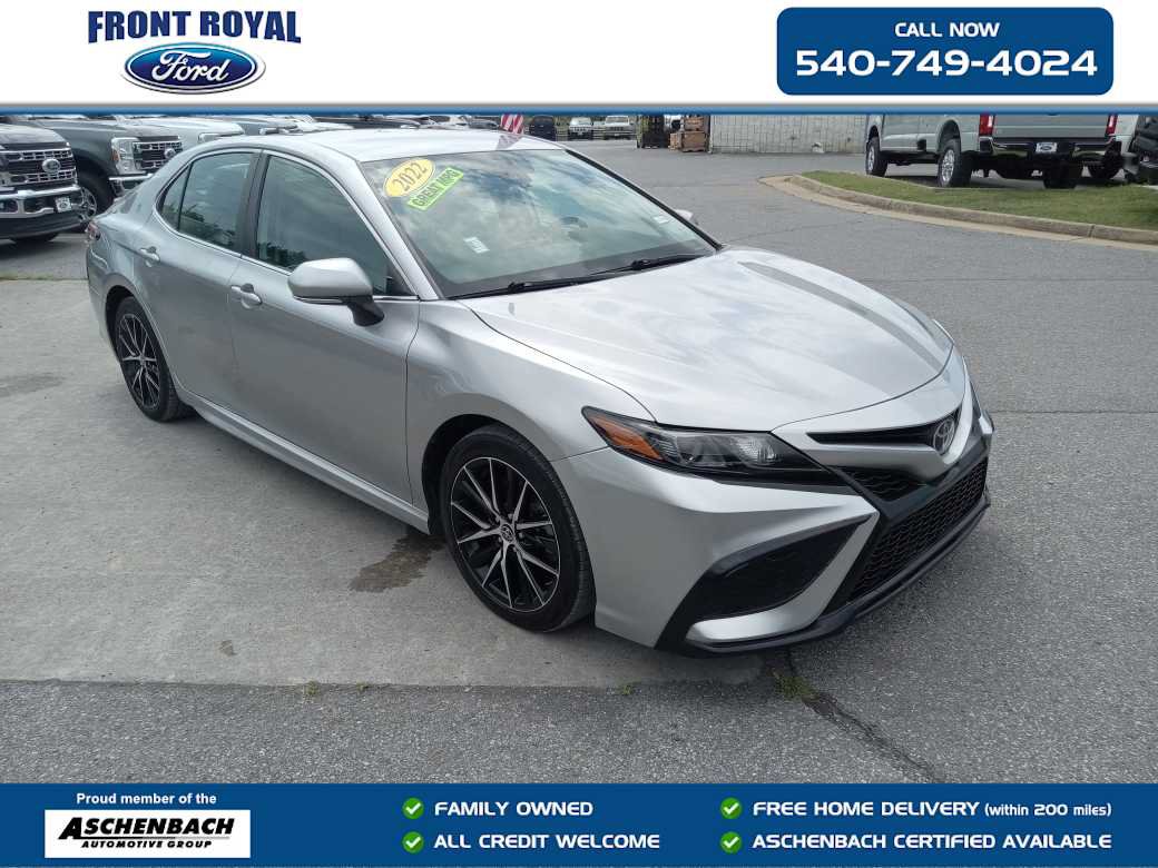 Used 2022 Toyota Camry SE FWD image 1