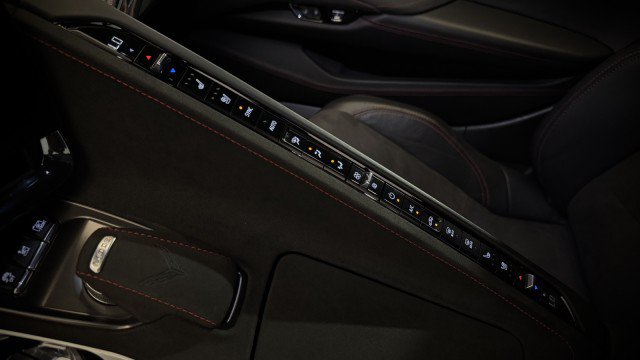Used 2024 Chevrolet Corvette Stingray Premium Cpe w/ Z51 Performance Package RWD image 9
