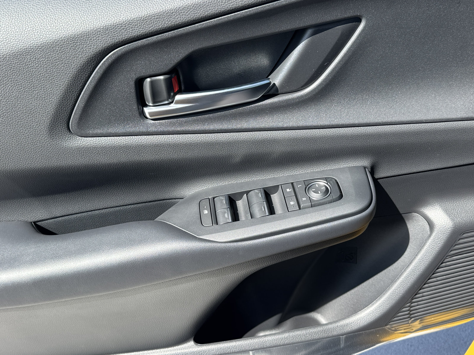 New 2027 Toyota Prius FWD image 18