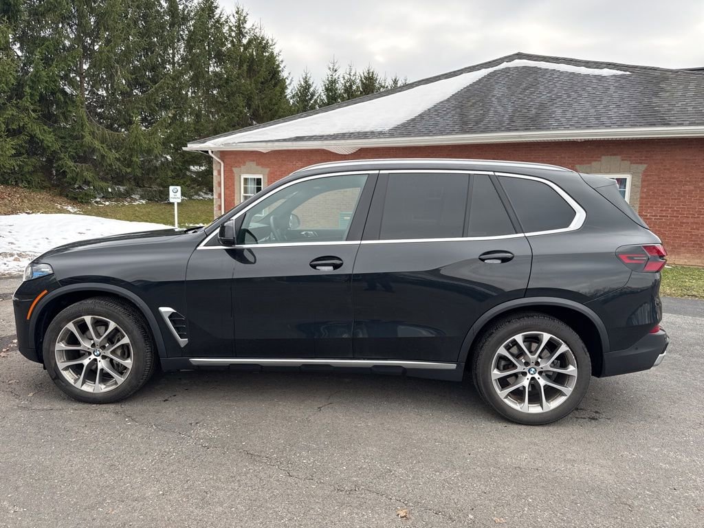 Certified 2024 BMW X5 xDrive40i w/ Premium Package image 3