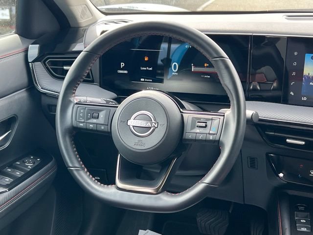 Used 2025 Nissan Kicks SR AWD/4WD image 14