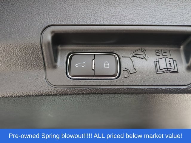 Used 2023 Ford Explorer XLT RWD image 39