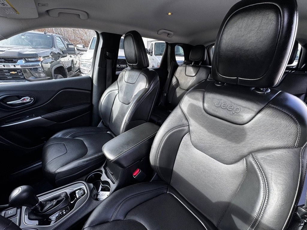 Used 2019 Jeep Cherokee Limited image 10