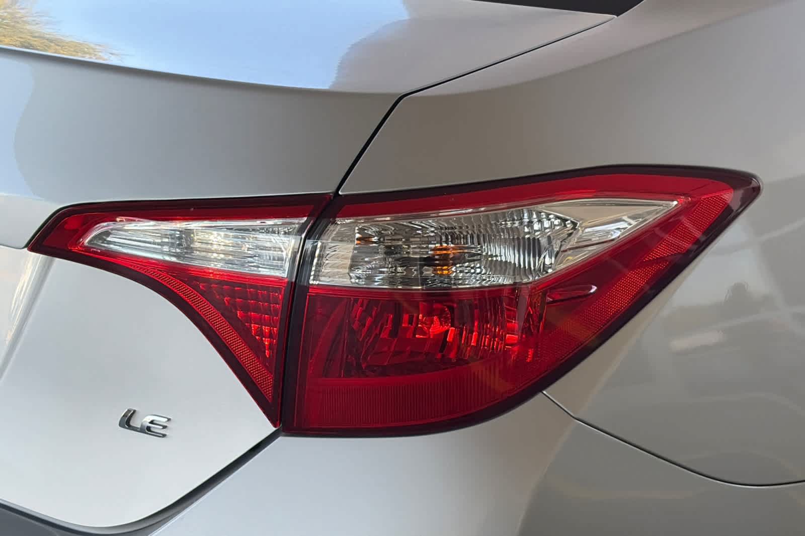 Used 2016 Toyota Corolla LE FWD image 28