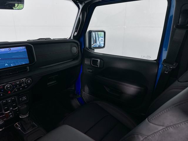 Used 2024 Jeep Wrangler Unlimited Rubicon AWD/4WD image 25