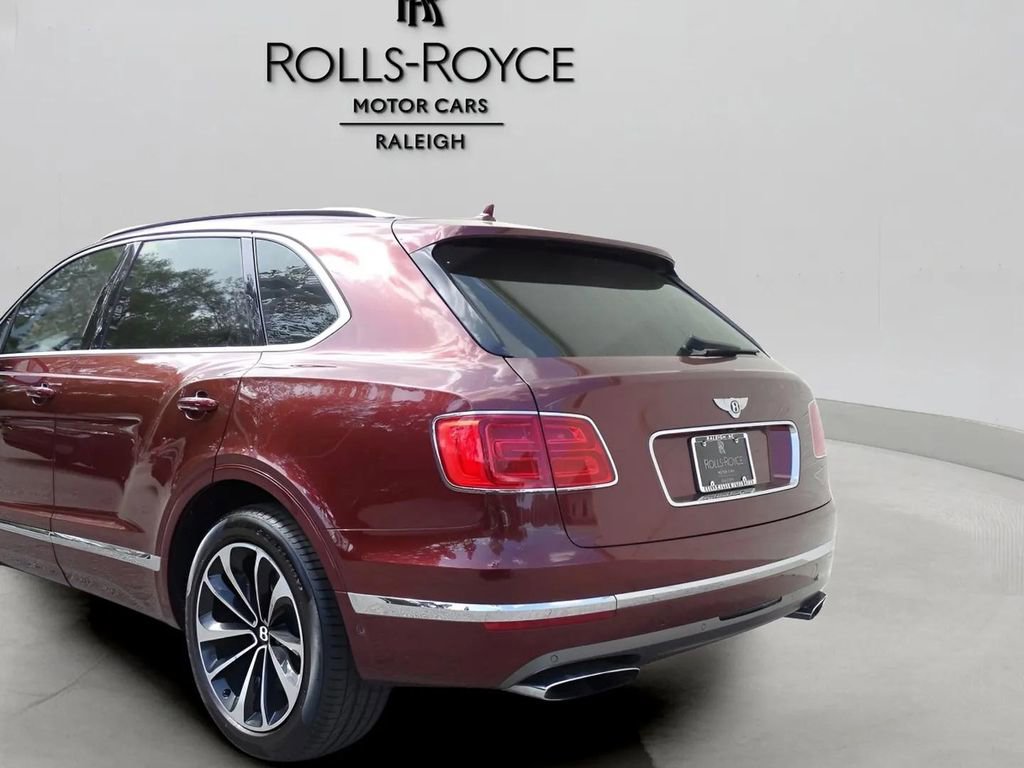 Used 2017 Bentley Bentayga AWD/4WD image 7