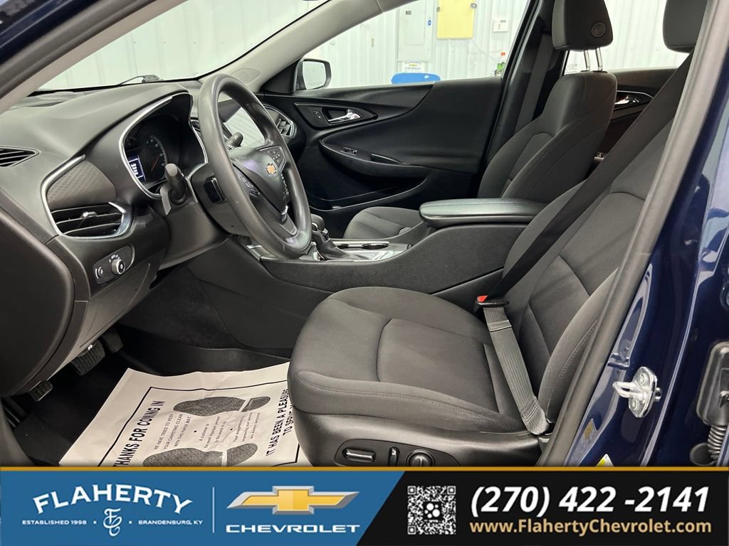 Used 2021 Chevrolet Malibu LT FWD image 9