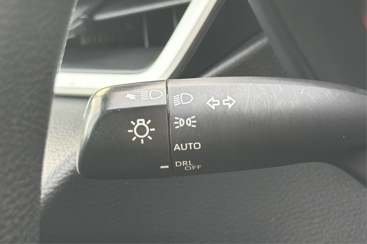 Used 2022 Toyota Corolla LE FWD image 17