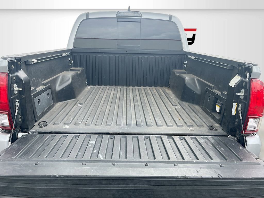 Used 2018 Toyota Tacoma TRD Sport image 25