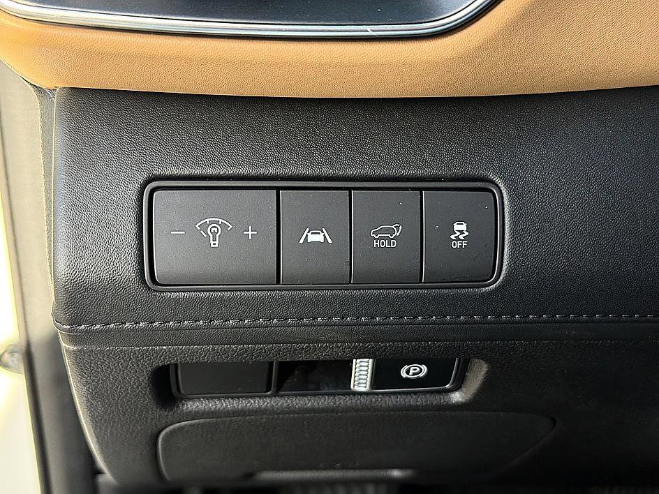 Certified 2023 Hyundai Santa Fe Calligraphy image 20