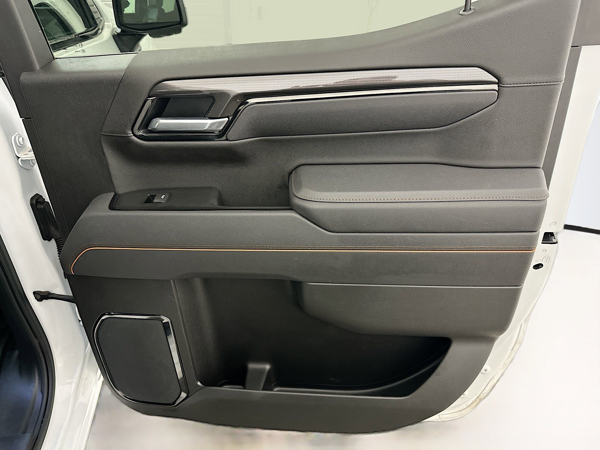 Used 2025 GMC Sierra 1500 AT4 image 31