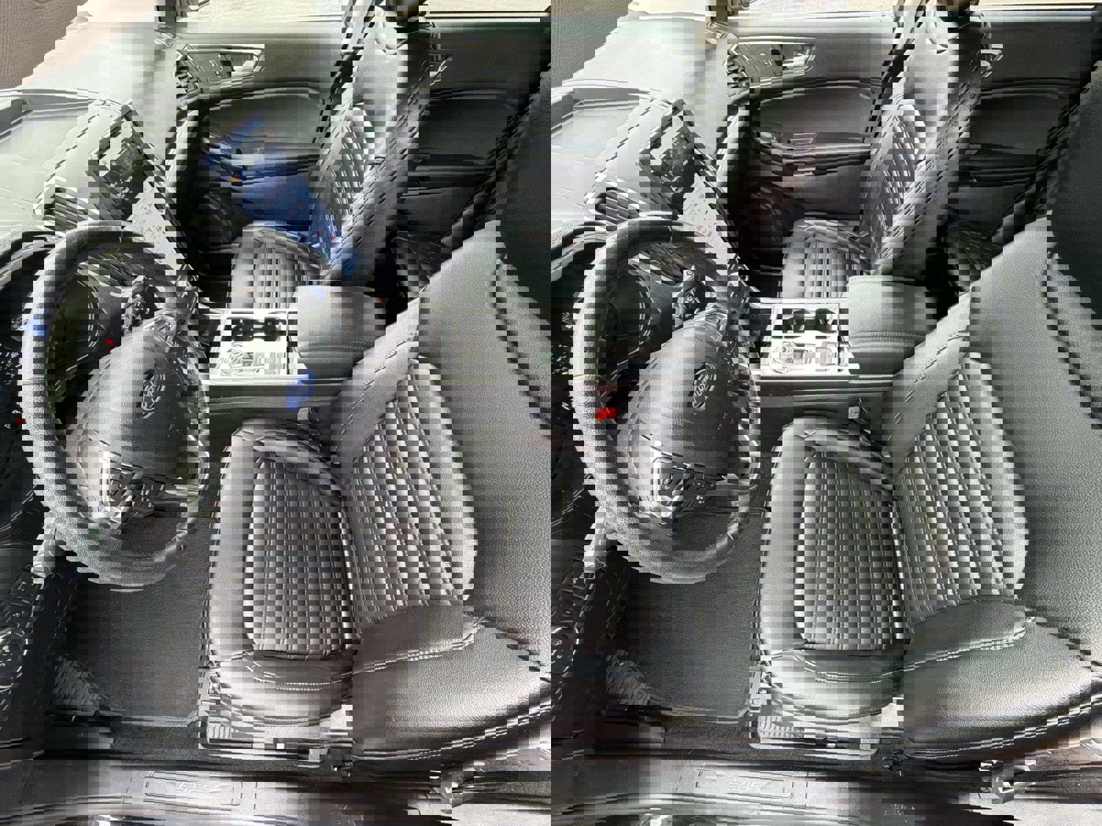 Used 2022 Ford Edge SEL image 3