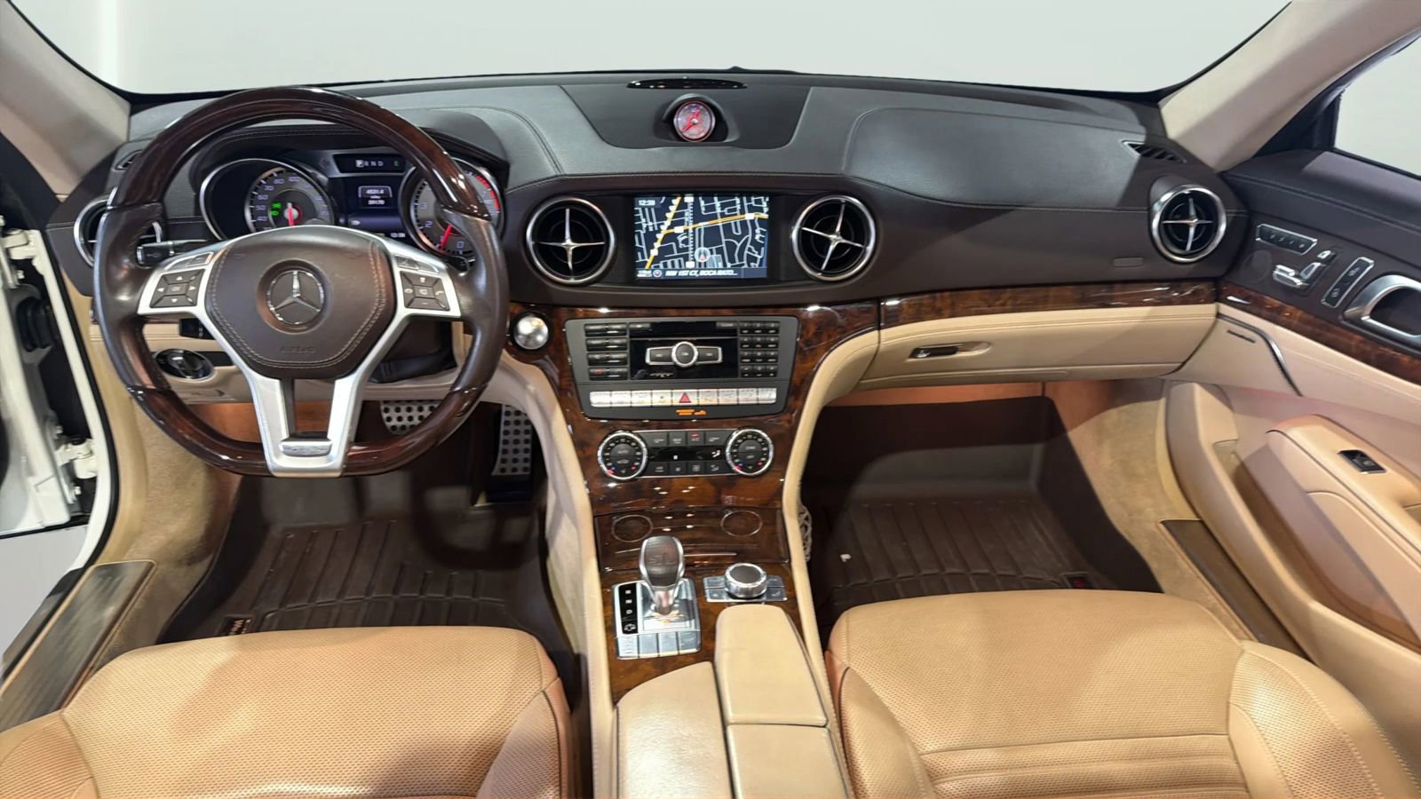 Used 2014 Mercedes-Benz SL 550 image 30